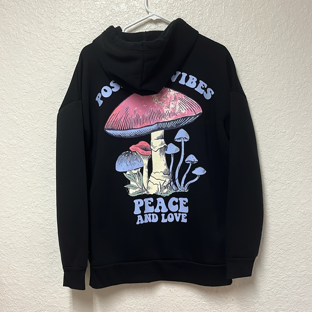 BIRCH AND STONE Positive Vibes Peace and Love Graphic Hoodie Size Small
